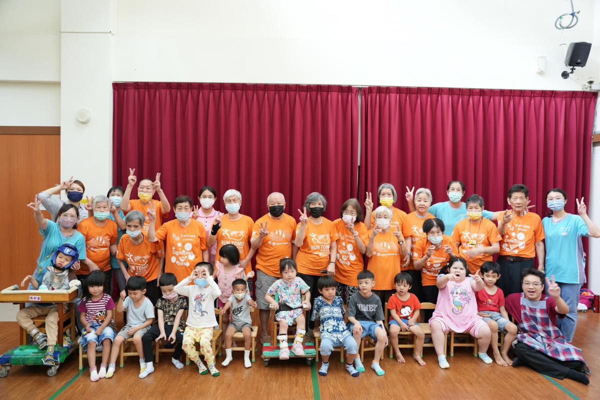 拾智園長輩攜手晨光慢飛天使，打造老幼共融樂趣